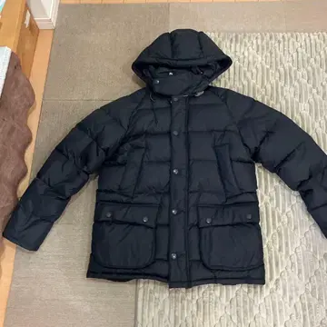 블랙 후드 부착 다운 자켓