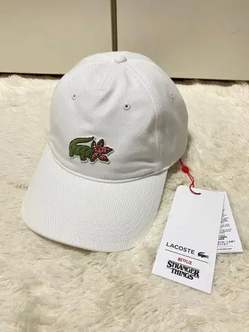 LACOSTE 스트레인저 싱스 캡
