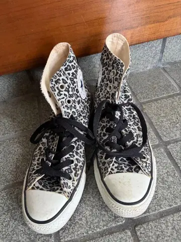 컨버스 하이컷 스니커즈