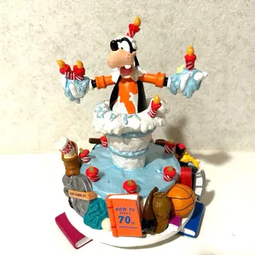 [ Disney ] 구피 70주년 생일 피규어