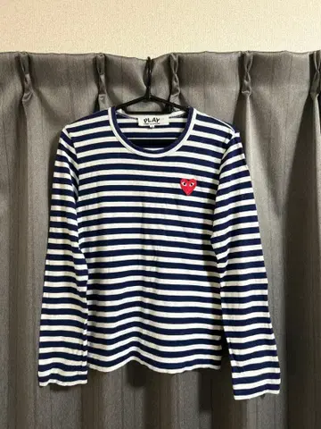 PLAY 스트라이프 긴팔 T셔츠 하트 자수