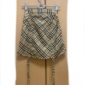 올리브 데 올리브 체크 무늬 미니 스커트 베이지