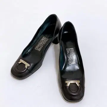 Ferragamo 힐 펌프스 블랙 간치니 21.5