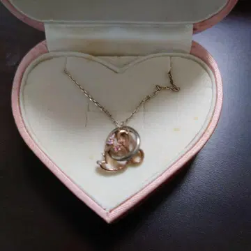 THE KISS 하트 모티브 목걸이