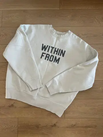 미라 오웬 새상품급 화이트 맨투맨