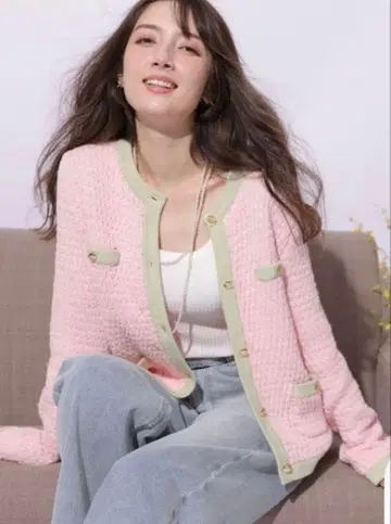 Apuweiser-riche 아푸와이저 리셰 배색 골드 버튼 니트 자켓