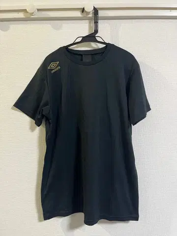 umbro 블랙 T셔츠