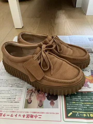 Clarks torhill bee (light tan nubuck)