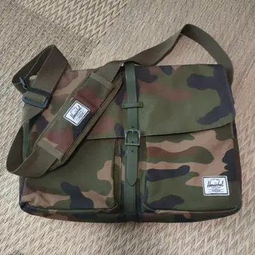 Herschel 숄더백