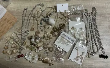 액세서리 세트 판매 브랜드 상품 다수 있음