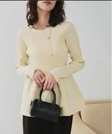 titivate 앞뒤 2way 페플럼 니트탑