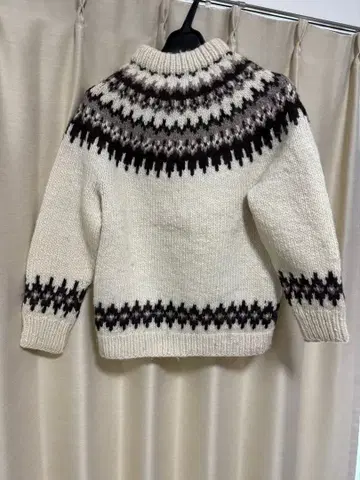 구제 노르딕 스웨터
