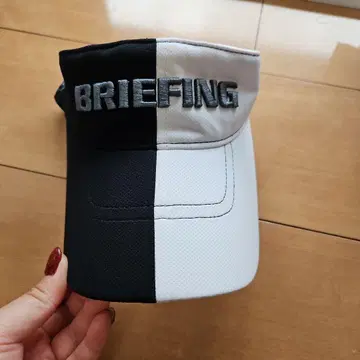 BRIEFING 바이저 블랙/화이트