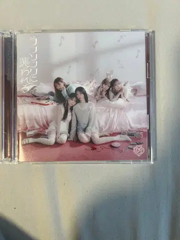 =LOVE 19번째 싱글 러브송에 습격당하다 출시 기념 시리얼 x 25