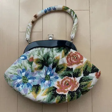 비즈 자수 꽃무늬 플랩 백