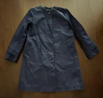 네이비 블루 코트