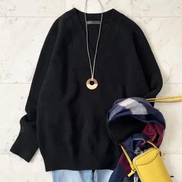 새상품급 노블 캐시미어 혼방 래글런 슬리브 V넥 니트 오버 사이즈