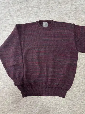L 사이즈 퍼플 계열 스트라이프 니트 스웨터