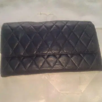 블랙 퀼팅 접이식 지갑