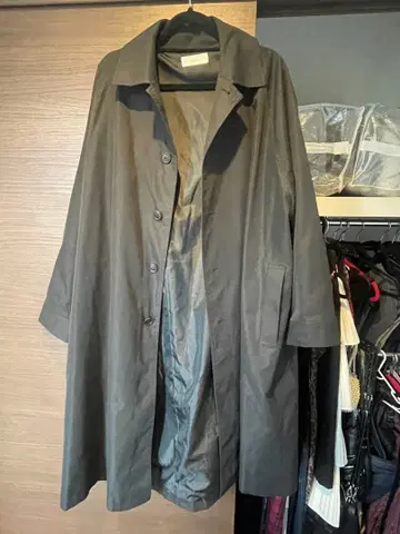 remer 다크 그레이 롱 코트 버튼 포함