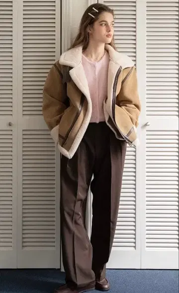 앨리슨 브라운 무스탕 코트 아우터