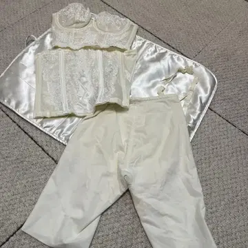 아이보리 레이스 코르셋 세트