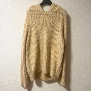 Sea Green (씨그린) 후드 부착 크림색 니트 스웨터