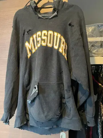 데미지 가공 후디