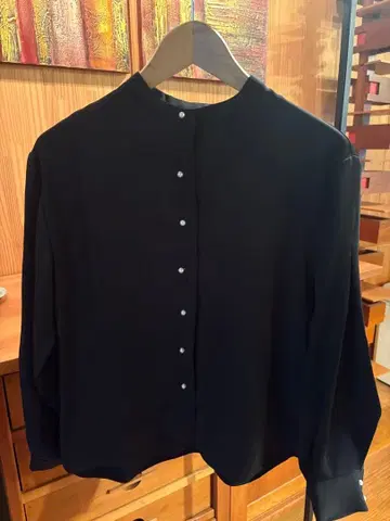 HAUNT 블랙 긴팔 셔츠