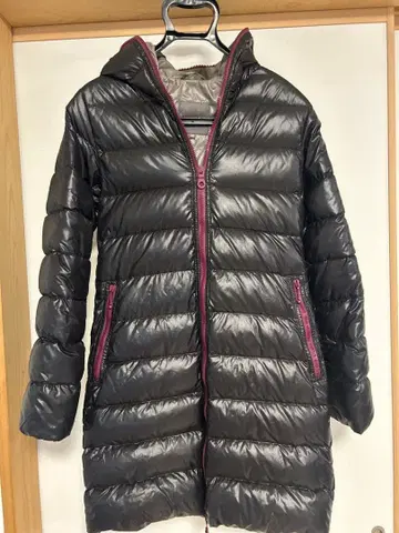 DUVETICA 블랙 후드 부착 다운 자켓 롱 기장