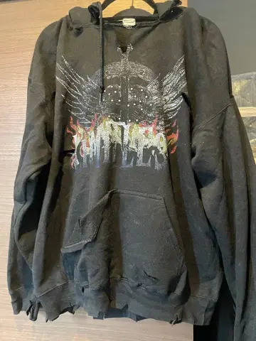 그래픽 후드티 데미지 가공