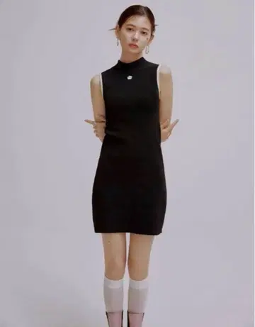 LILY BROWN 말리크와 콜라보 슬리브리스 원피스 블랙