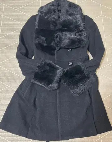 블랙 울 피 코트 퍼 포함 rienda 리엔다