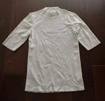 르쉘블루 5부 소매 상의 화이트