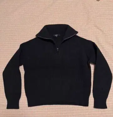 네이비 하이넥 스웨터 지퍼 포함