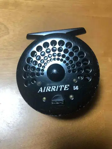 AXISCO AIRRITE 56 플라이 릴 블랙 광택 있음