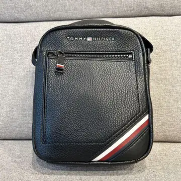 TOMMY HILFIGER 블랙 숄더백
