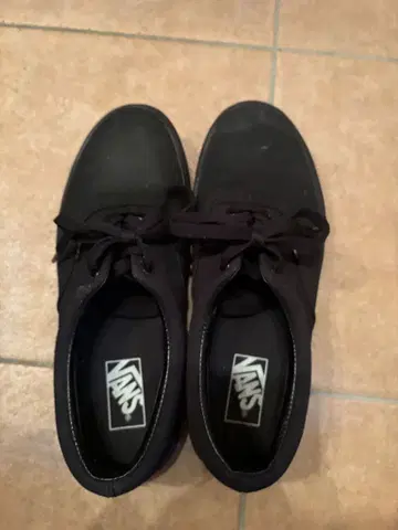 Vans 블랙 로우컷 스니커즈