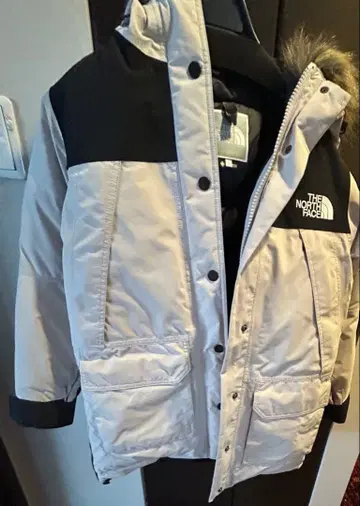 THE NORTH FACE 다운 자켓 화이트/블랙