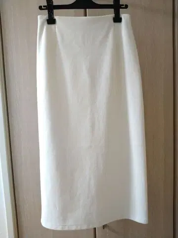 언타이틀 내로우 스커트