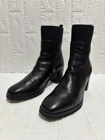 새상품급 DIANA 블랙 사이드 고어 부츠 24.5cm