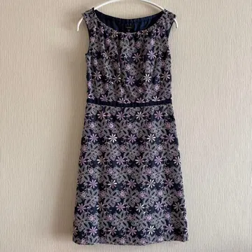 [새상품급] TOCCA 꽃무늬 전체 자수 슬리브리스 원피스