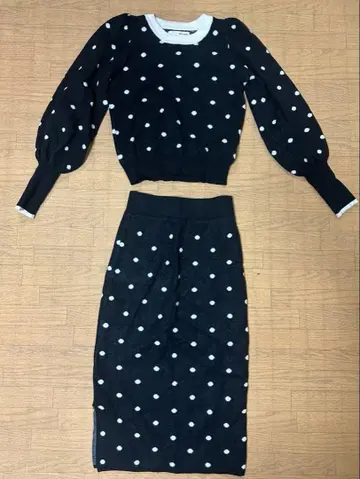 Royal party 도트 니트 셋업