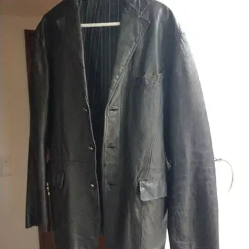 가죽 자켓 짙은 갈색