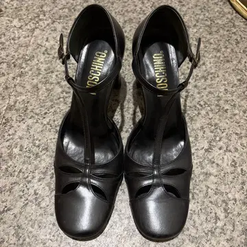 MOSCHINO 블랙 가죽 하이힐
