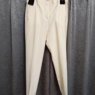 Theory 아이보리 슬랙스 팬츠 백 포켓 부착