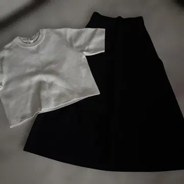 UNIQLO 워셔블 밀라노 리브 스웨터 & 플레어 스커트 셋업