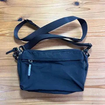 스탠다드 서플라이 위켄드 숄더 숄더백 블랙