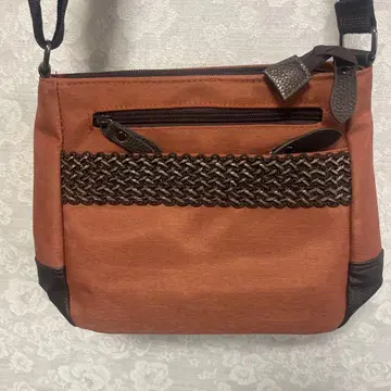 브라운 메쉬 숄더백