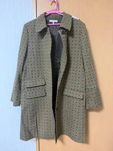 moussy 로고 패턴 베이지 롱 코트